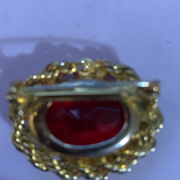 Beautiful red brooch* - Picture 4 of 4